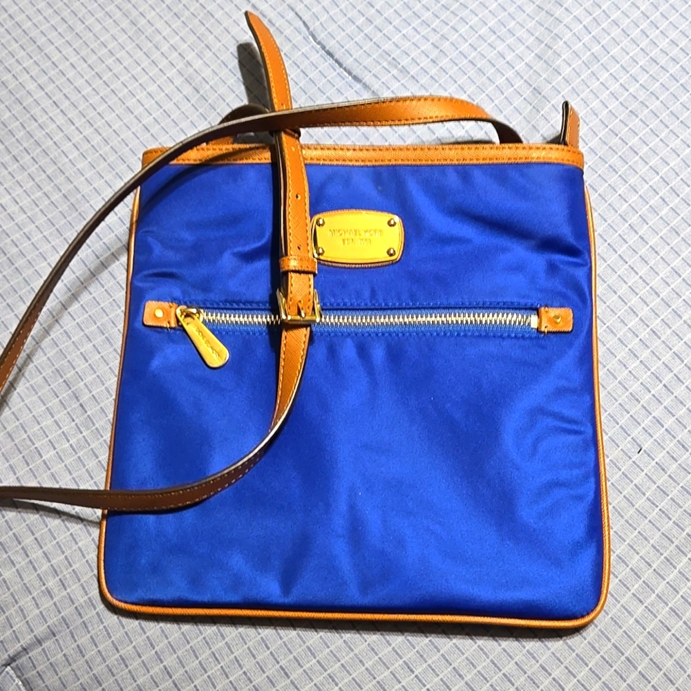 Michael kors crossbody bag